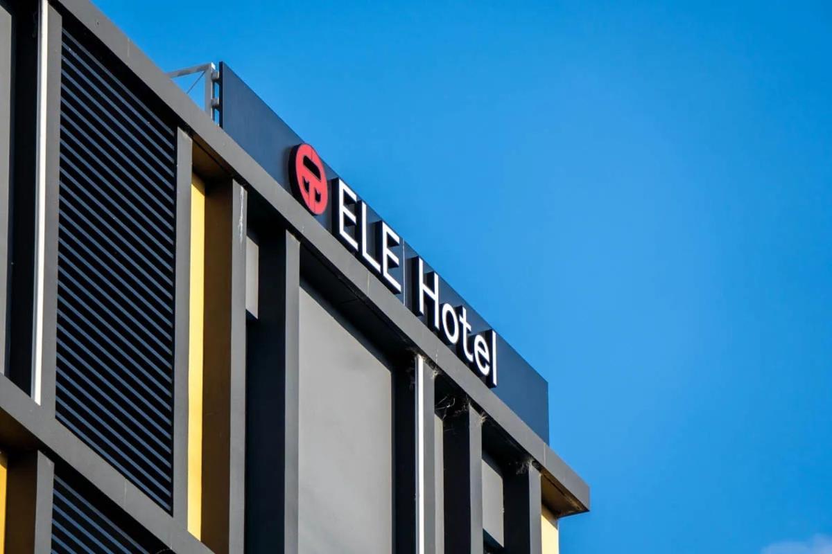 Ele Hotel Kuzuha Hirakata Esterno foto